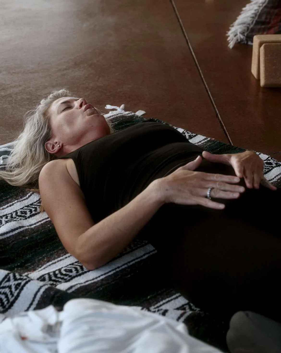 At Exhale Breathworx we create a safe loving environment that invites and encourages participants to fully express anything that comes up in your session so you can eliminate what’s been holding you back and finally realize your true self.